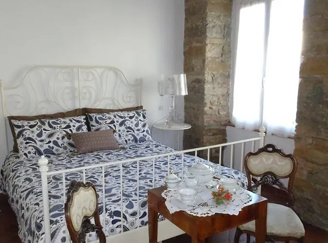 Gens Julia Τεργέστη