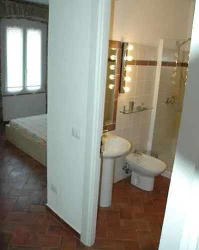 Gens Julia Bed and Breakfast 4*