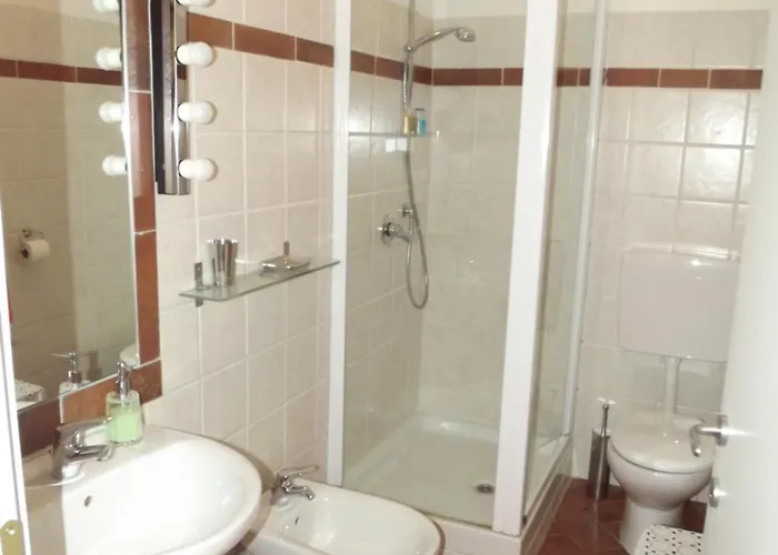 Gens Julia Τεργέστη