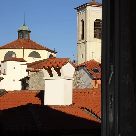 Alojamento de Acomodação e Pequeno-almoço Gens Julia Trieste