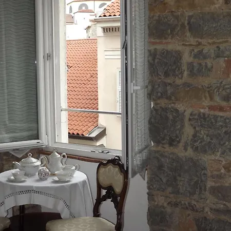 Gens Julia Bed and Breakfast 4*