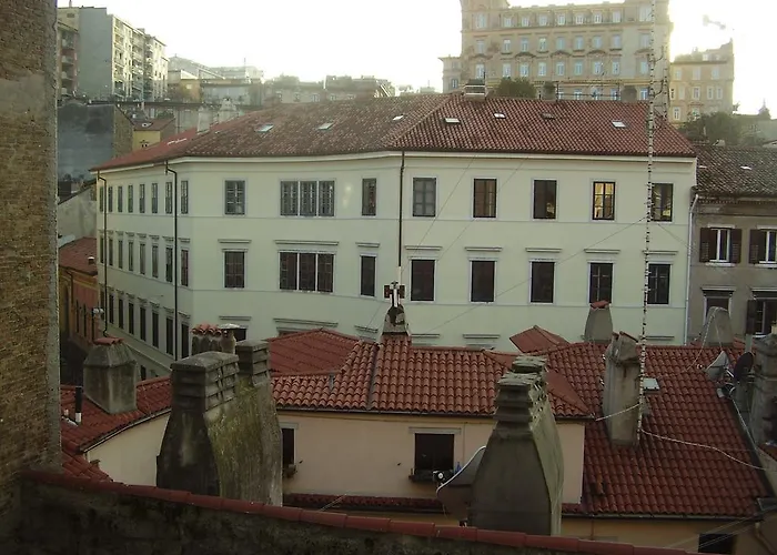 Gens Julia Alojamento de Acomodação e Pequeno-almoço 4*