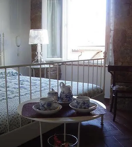 Alojamento de Acomodação e Pequeno-almoço Gens Julia 4*